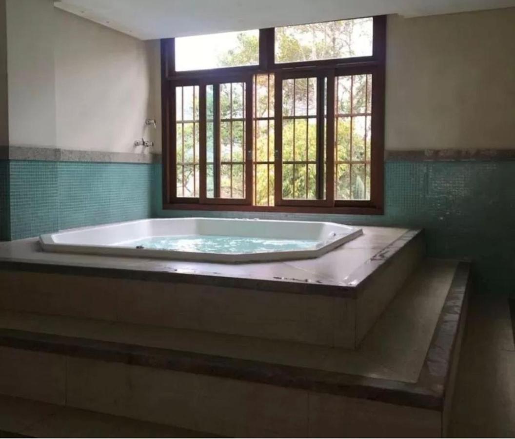 Quarto Inteiro, Condominio Vista Azul, Pedra Azul Домингус-Мартинс Экстерьер фото